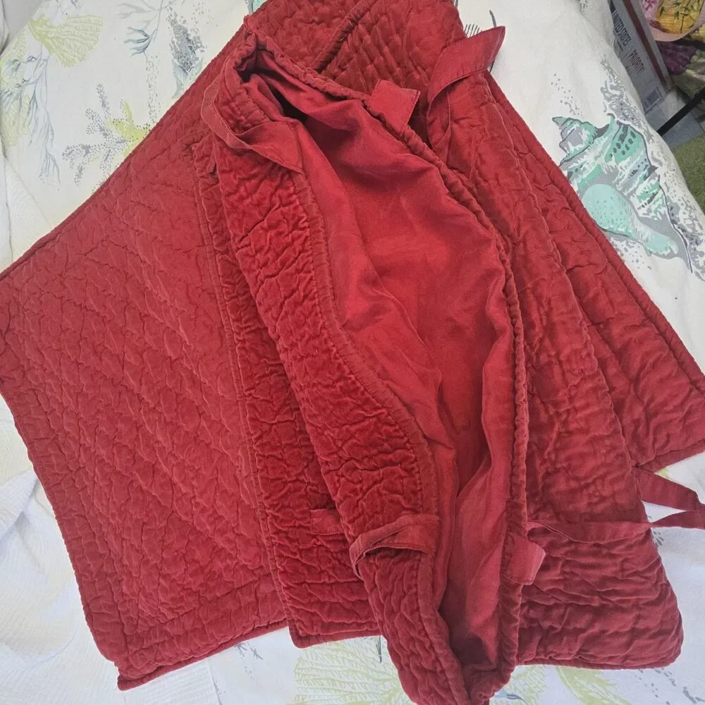 2 pc Pottery Barn Silk & Cotton Velvet Quilted Pillow Sham Standard Red Cottage